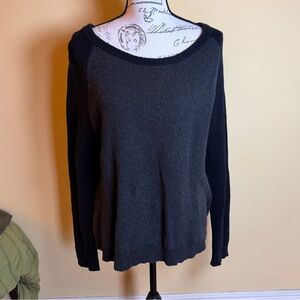 Madewell textured knit sweater colorblock navy and charcoal size XL